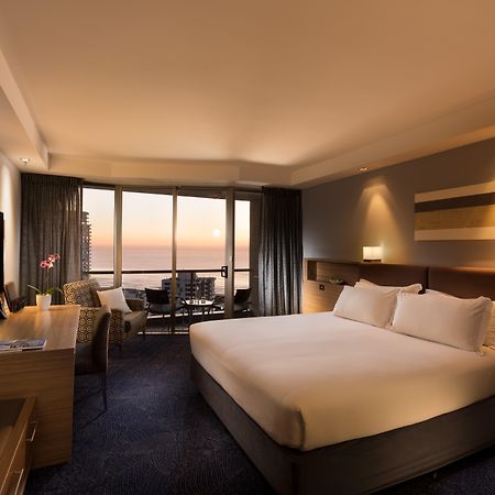 Sofitel Gold Coast Broadbeach Luaran gambar A room at the Hilton Tel Aviv