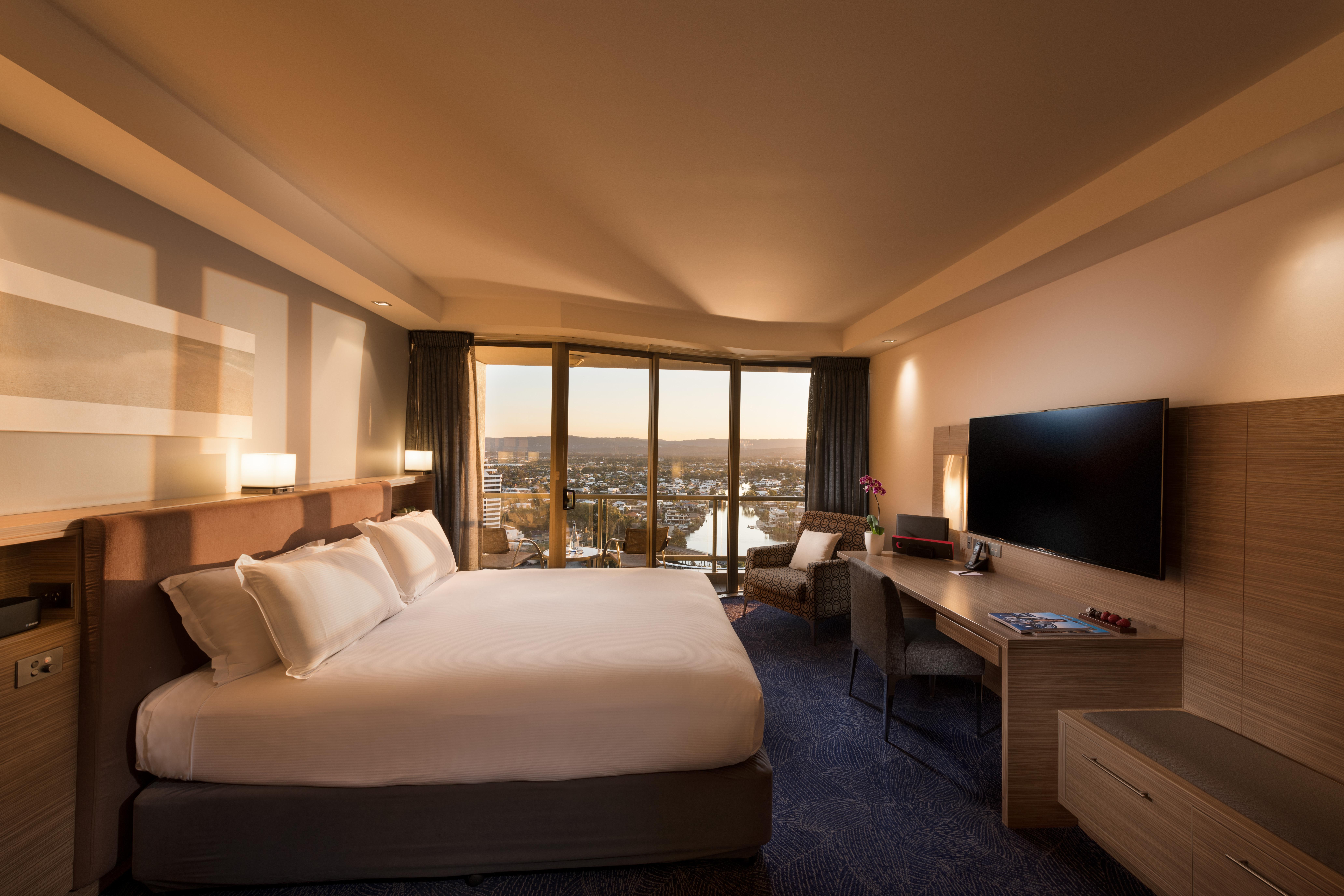 Sofitel Gold Coast Broadbeach Luaran gambar A room at the Crowne Plaza Hotel