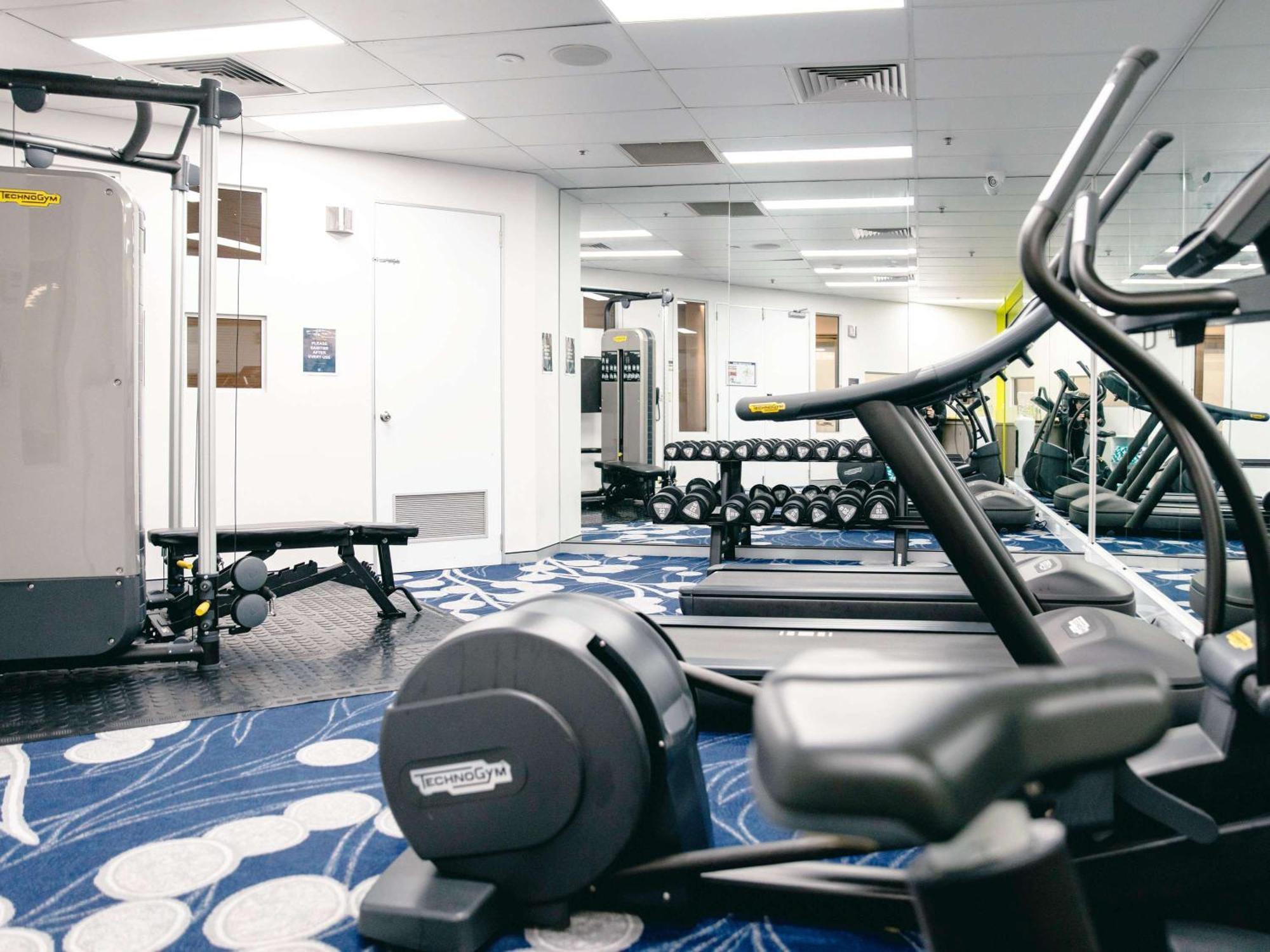 Sofitel Gold Coast Broadbeach Luaran gambar The gym at the hotel