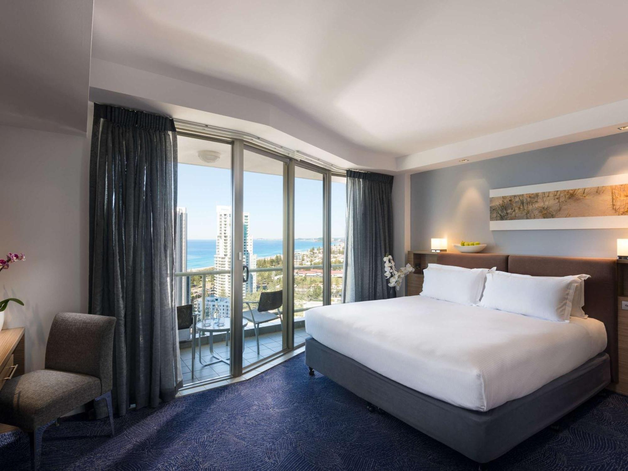 Sofitel Gold Coast Broadbeach Luaran gambar A room at the Crowne Plaza Hotel, Terrigal