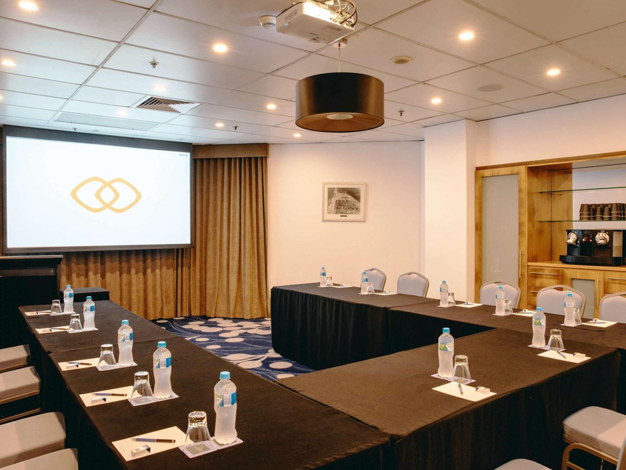 Sofitel Gold Coast Broadbeach Luaran gambar Meeting room