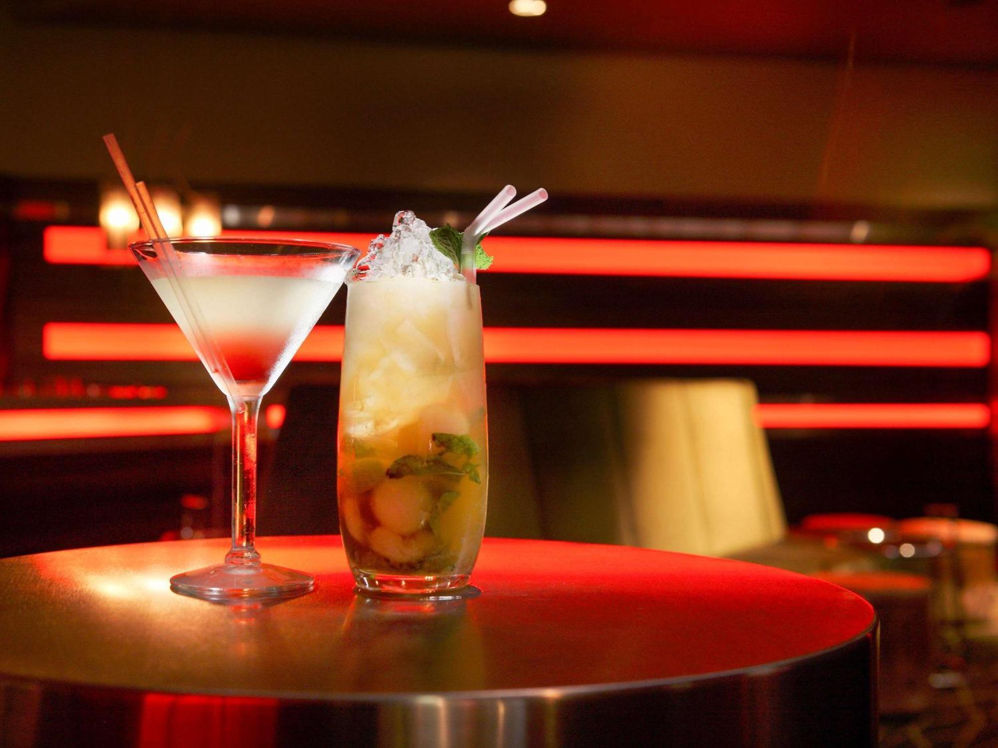 Sofitel Gold Coast Broadbeach Luaran gambar Cocktails at the bar