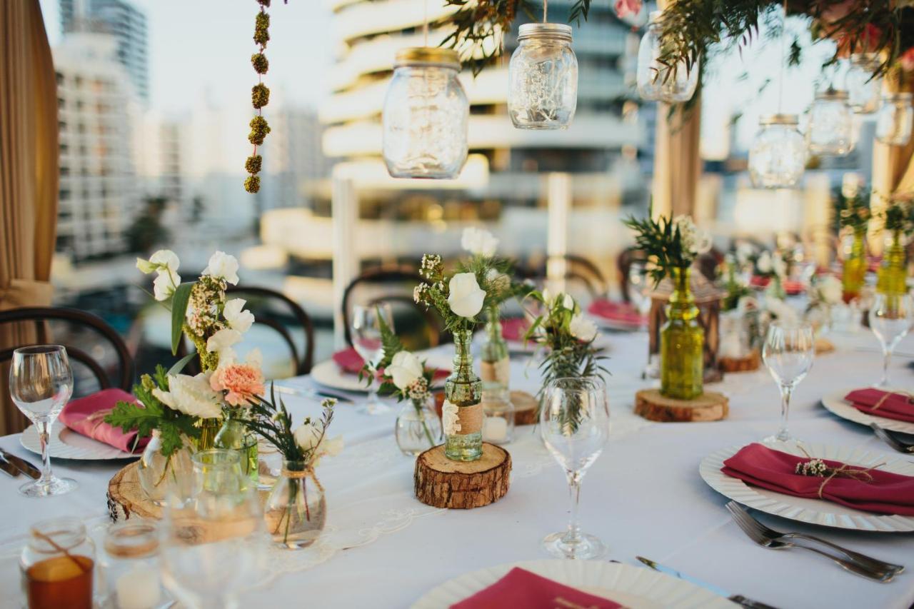 Sofitel Gold Coast Broadbeach Luaran gambar Wedding reception at the rooftop of the Hotel Indigo San Diego